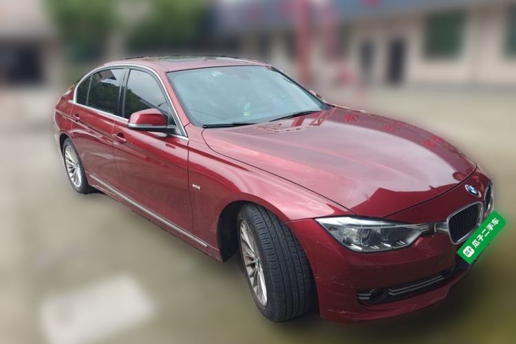 Used BMW 3 Series 2014 320Li Luxury Design Package Front Right 45 Deg