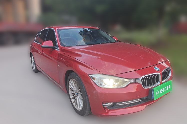 Used BMW 3 Series 2014 320Li Luxury Design Package Front Right 45 Deg