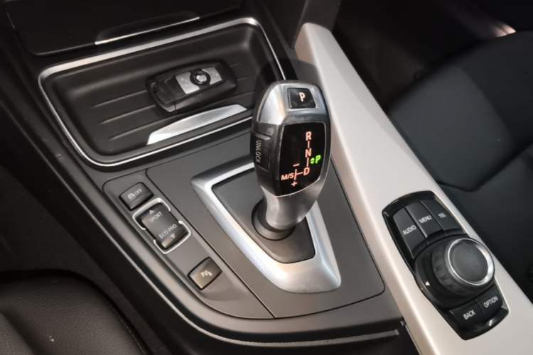 Used BMW 3 Series 2014 320Li Fashion Model Gear Lever