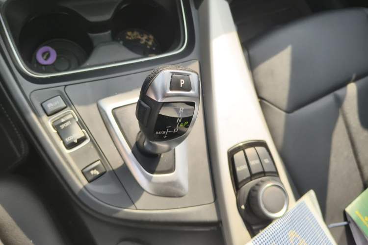 Used BMW 3 Series 2014 320Li Fashion Model Gear Lever