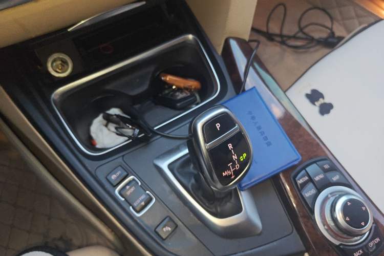Used BMW 3 Series 2014 320Li Luxury Design Package Gear Lever