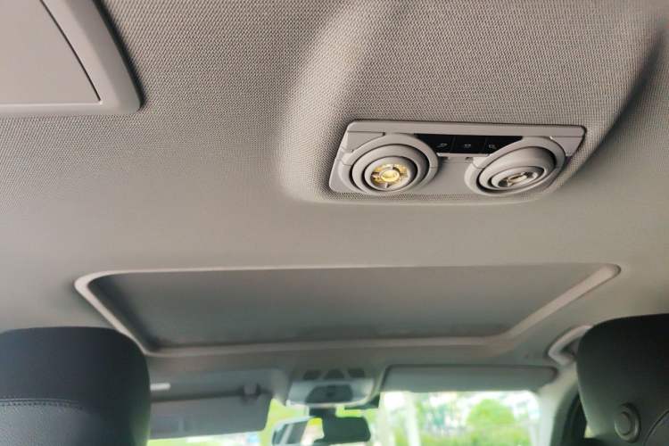 Used BMW 3 Series 2014 328Li Fashion Model Headliner