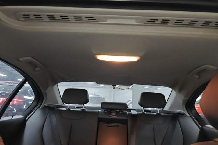 Used BMW 3 Series 2014 320i Sport Edition Headliner