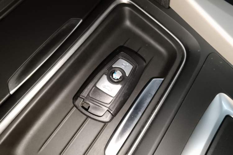 Used BMW 3 Series 2014 320Li Fashion Model Interior 1