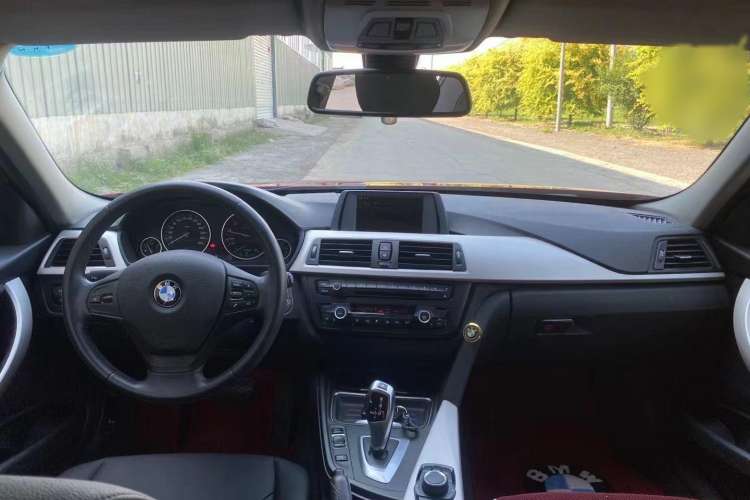 Used BMW 3 Series 2014 320Li Fashion Model Interior 1