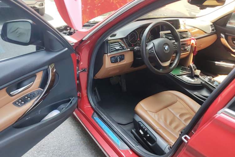 Used BMW 3 Series 2014 320Li Luxury Design Package Interior 3