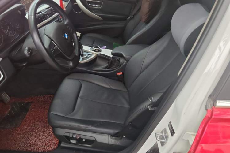 Used BMW 3 Series 2014 320i Active Edition Left Front Seat
