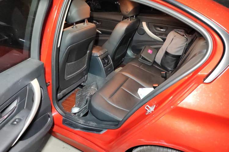 Used BMW 3 Series 2014 320Li Fashion Model Left Rear Seat
