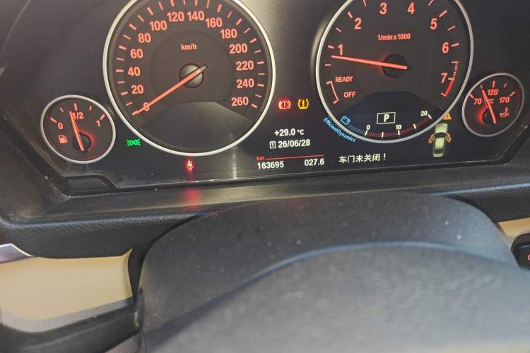 Used BMW 3 Series 2014 320Li Luxury Design Package Odometer Close Up