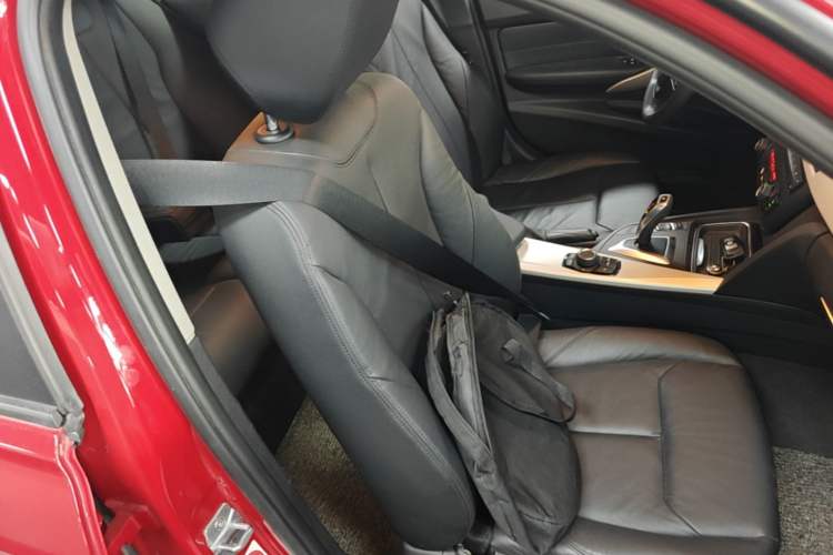 Used BMW 3 Series 2014 320i Sport Edition Right Front Seat