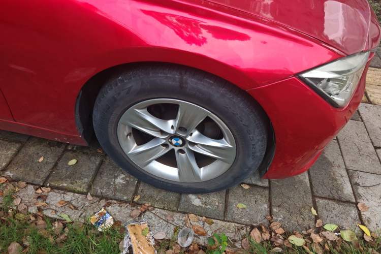 Used BMW 3 Series 2014 320i Active Edition Right Front Wheel Hub