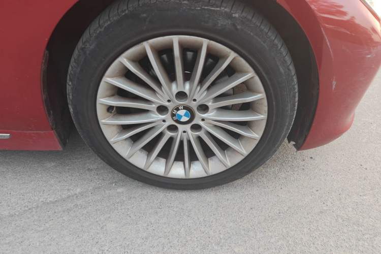 Used BMW 3 Series 2014 320Li Luxury Design Package Right Front Wheel Hub