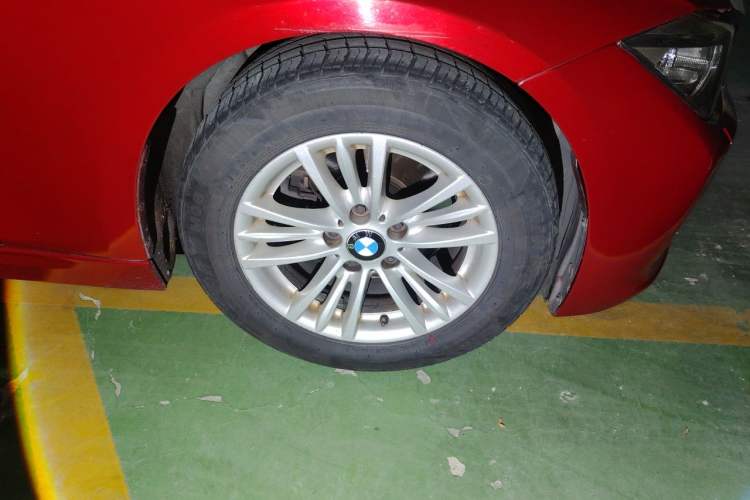 Used BMW 3 Series 2014 320Li Fashion Model Right Front Wheel Hub