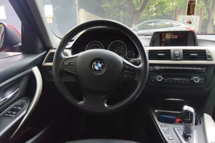 Used BMW 3 Series 2014 320Li Fashion Model Steering Wheel
