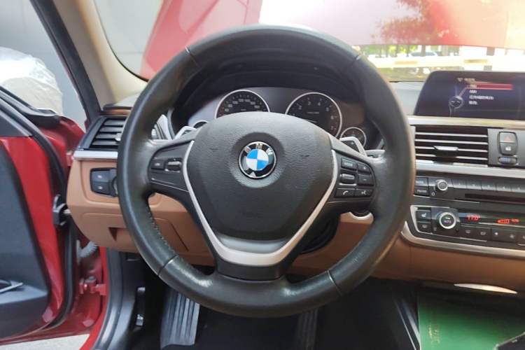 Used BMW 3 Series 2014 320Li Luxury Design Package Steering Wheel