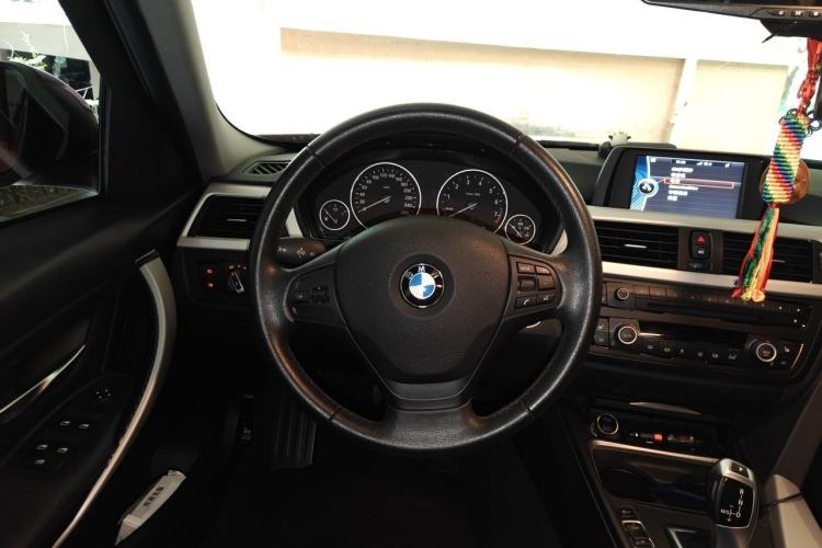 Used BMW 3 Series 2014 320i Active Edition Steering Wheel