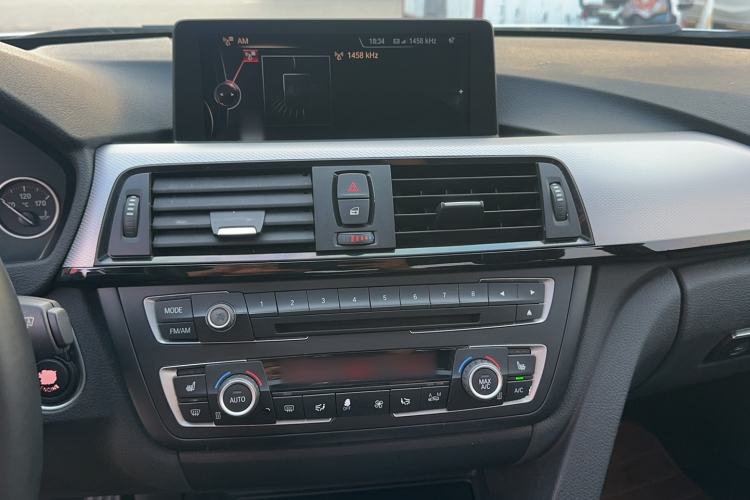 Used BMW 3 Series 2014 328i M Sport Edition Audio And AC Panel