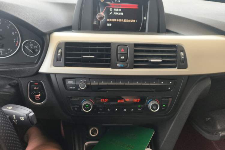 Used BMW 3 Series 2014 320Li Fashion Model Audio And AC Panel