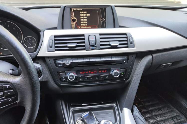 Used BMW 3 Series 2014 320Li Fashion Model Audio And AC Panel