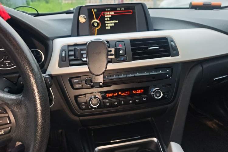 Used BMW 3 Series 2014 320Li Fashion Model Audio And AC Panel
