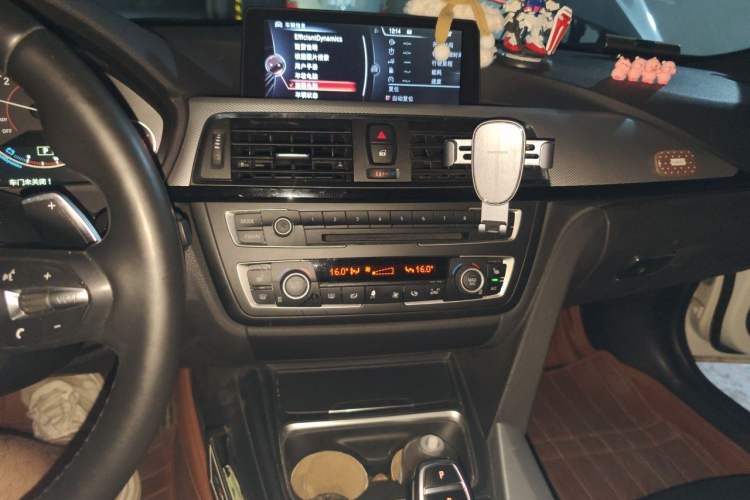 Used BMW 3 Series 2014 328i M Sport Edition Audio And AC Panel