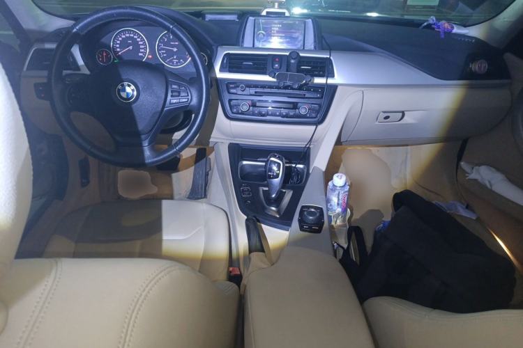 Used BMW 3 Series 2014 320Li Fashion Model Center Console