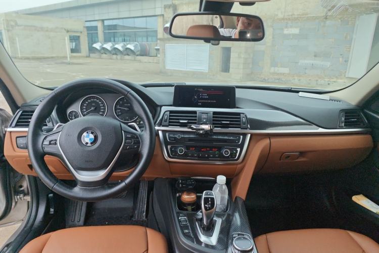 Used BMW 3 Series 2014 320Li Luxury Design Package Center Console