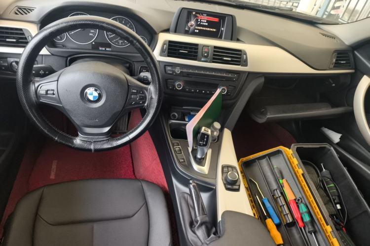 Used BMW 3 Series 2014 320Li Fashion Model Center Console
