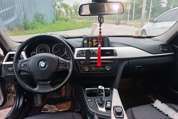 Used BMW 3 Series 2014 320Li Fashion Model Center Console