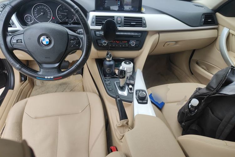 Used BMW 3 Series 2014 320Li Fashion Model Center Console