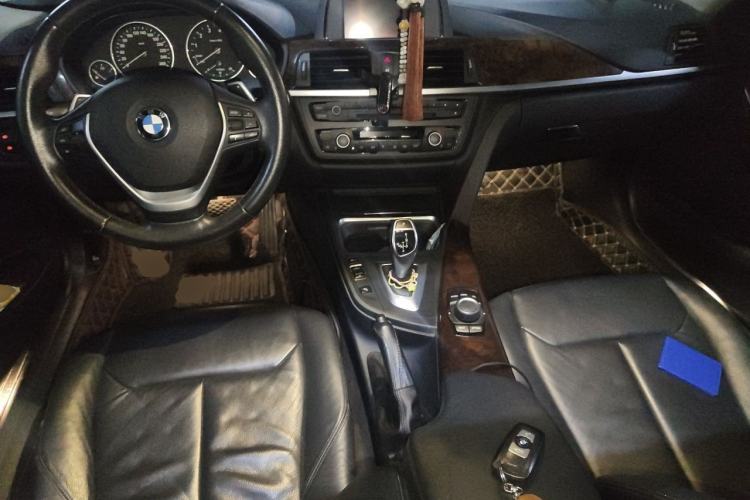 Used BMW 3 Series 2014 328Li Fashion Model Center Console