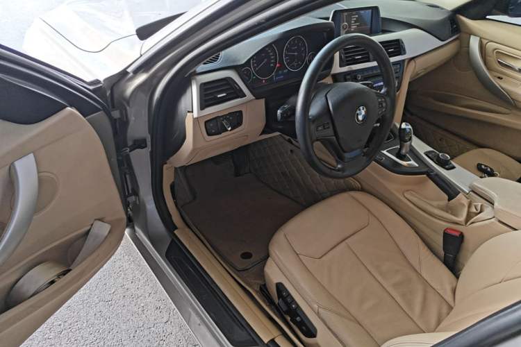 Used BMW 3 Series 2014 320i Sport Edition Driver Seat