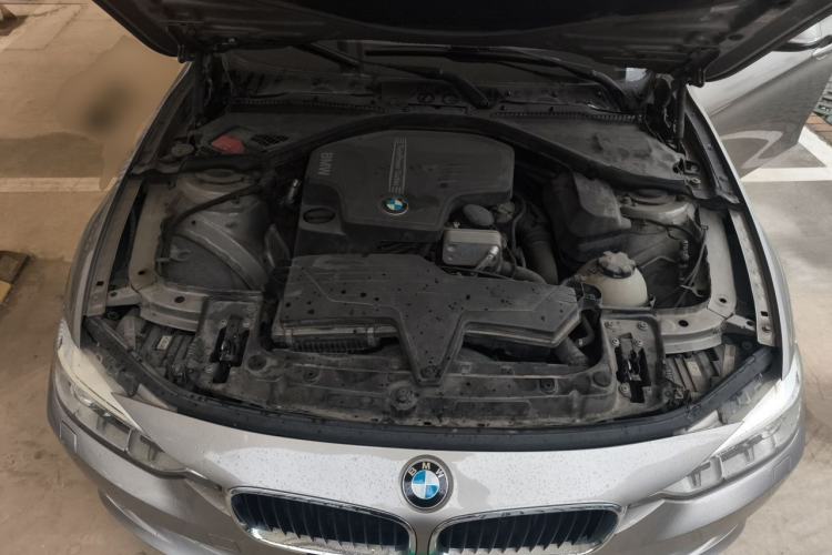 Used BMW 3 Series 2014 320Li Fashion Model Engine Bay