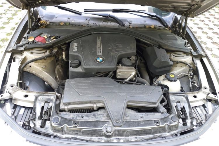 Used BMW 3 Series 2014 320Li Fashion Model Engine Bay