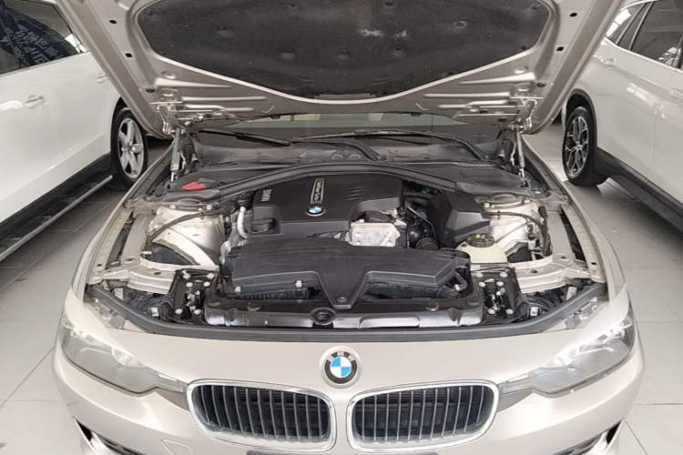 Used BMW 3 Series 2014 320i Active Edition Engine Bay