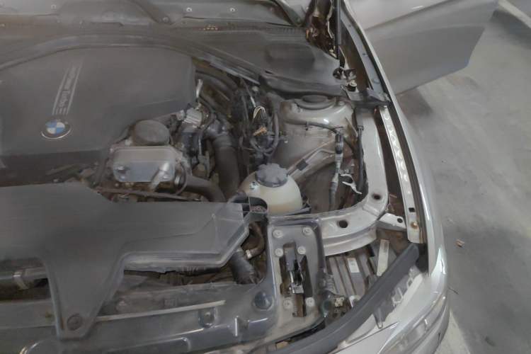 Used BMW 3 Series 2014 320Li Fashion Model Engine Bay Left