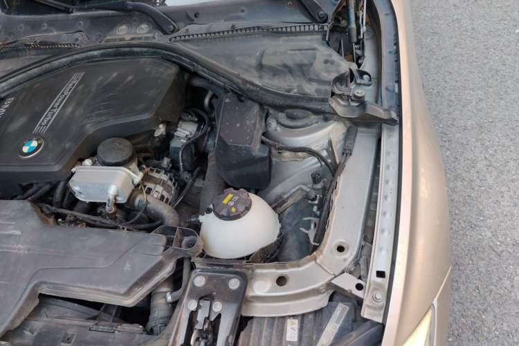 Used BMW 3 Series 2014 320Li Fashion Model Engine Bay Left