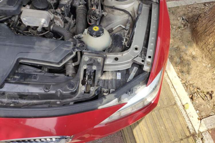 Used BMW 3 Series 2014 320Li Fashion Model Engine Bay Left