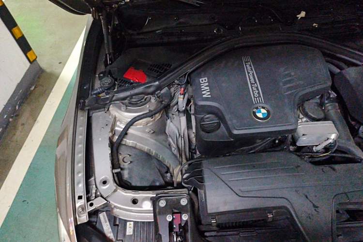 Used BMW 3 Series 2014 320Li Fashion Model Engine Bay Right