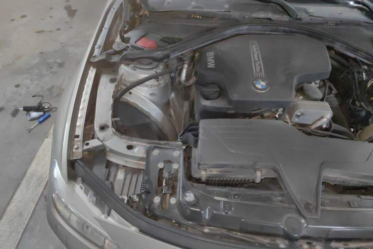 Used BMW 3 Series 2014 320Li Fashion Model Engine Bay Right
