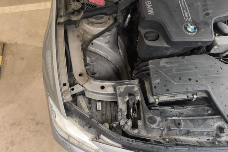 Used BMW 3 Series 2014 320Li Fashion Model Engine Bay Right