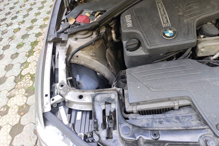 Used BMW 3 Series 2014 320Li Fashion Model Engine Bay Right