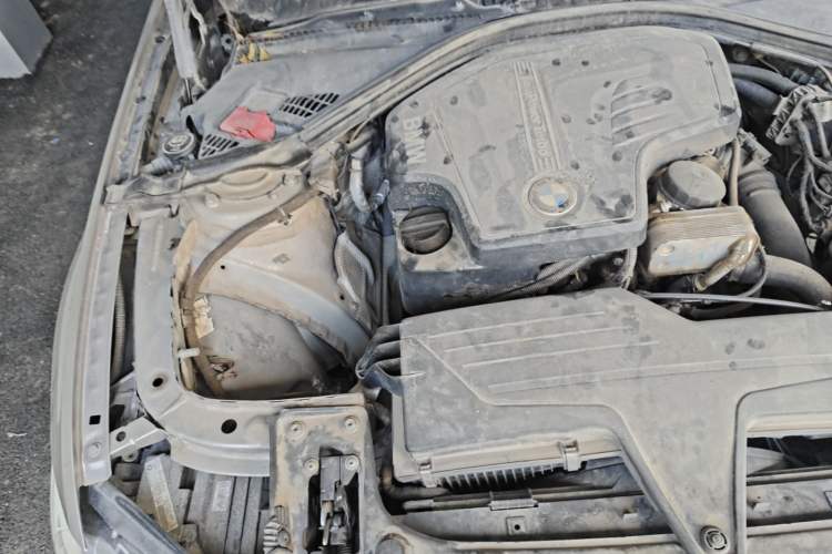 Used BMW 3 Series 2014 320i Sport Edition Engine Bay Right