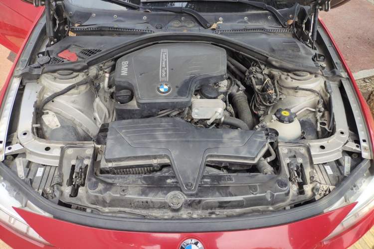 Used BMW 3 Series 2014 320Li Fashion Model Engine Bay