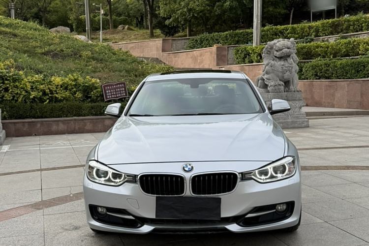 Used BMW 3 Series 2014 320i Sport Design Package Exterior 4