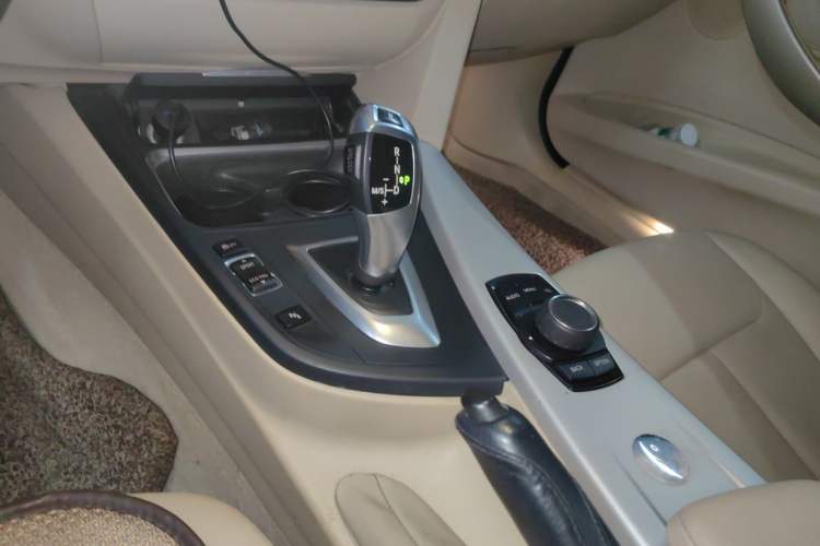 Used BMW 3 Series 2014 320Li Fashion Model Gear Lever