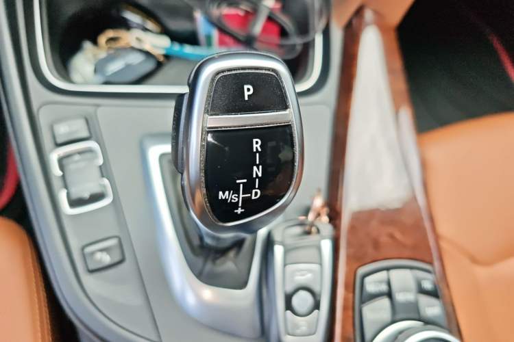 Used BMW 3 Series 2014 320Li Luxury Design Package Gear Lever