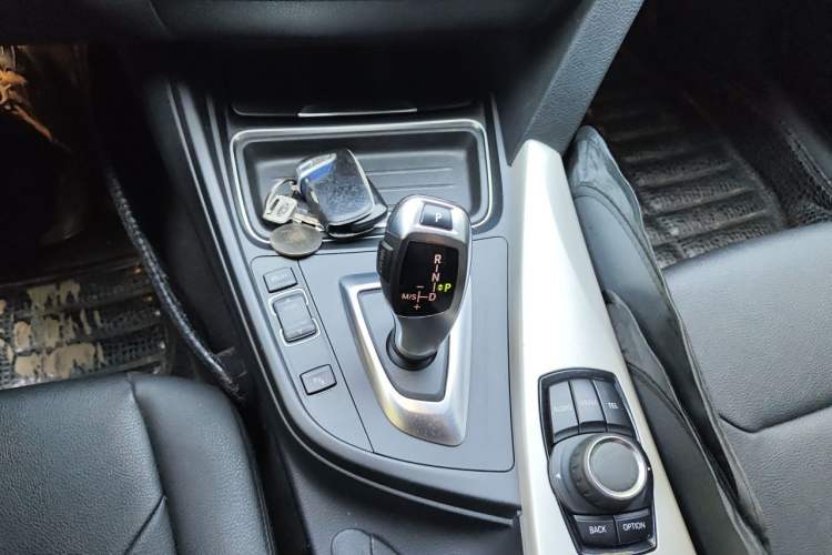 Used BMW 3 Series 2014 320Li Fashion Model Gear Lever