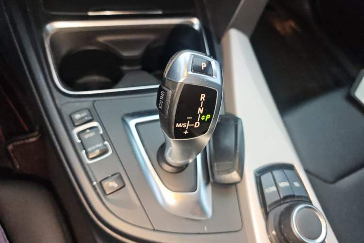 Used BMW 3 Series 2014 320Li Fashion Model Gear Lever