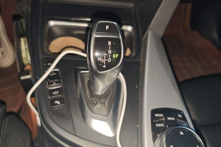 Used BMW 3 Series 2014 328i M Sport Edition Gear Lever